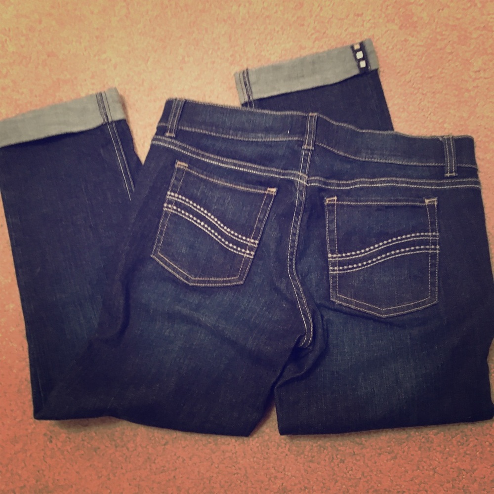 WHITE HOUSE BLACK MARKET CAPRIS